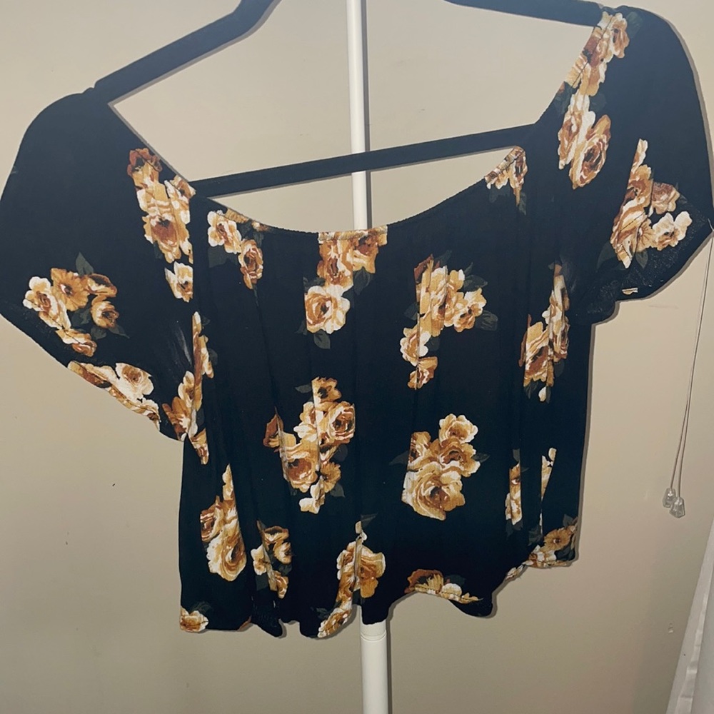 Floral flowy crop top